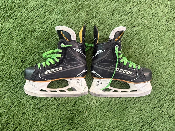 Black/Yellow 2016 Bauer Supreme S160 Hockey Skates Size 2.5 (Used)