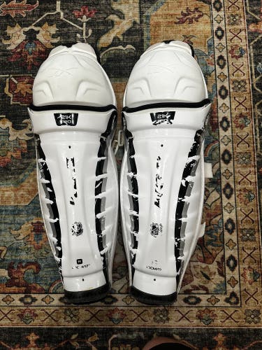 CCM 21K Pro 17” Hockey Shin Pads Pro Stock