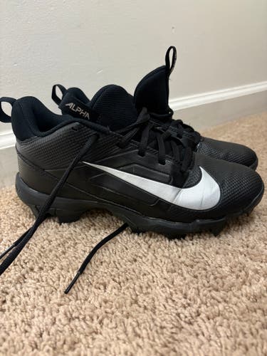 Youth Nike Alpha football cleats size 6