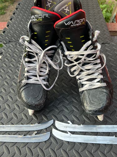 2021 Bauer Vapor Hyperlite Hockey Skates 6 (Used)