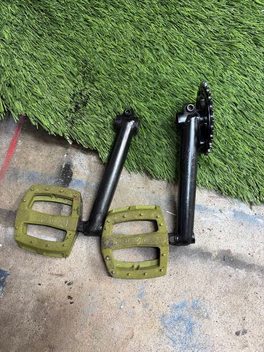 Kink Industries BMX Black Bike Crank, green Merritt Pedals(Used) FREE SHIPPING IN US