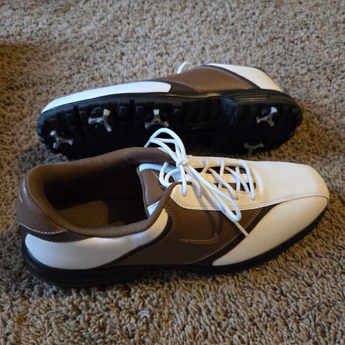 Nike Heritage Water Resistant Synthetic leather Golf Shoes M11. NEW