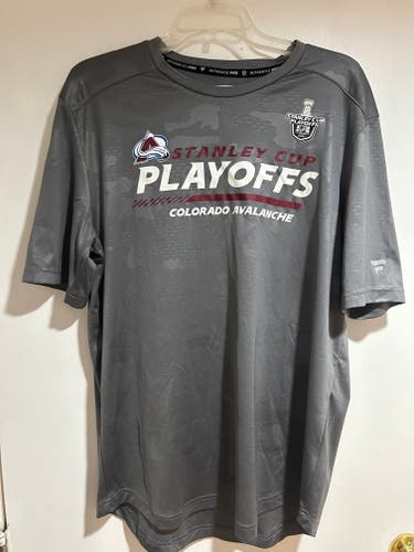 Colorado Avalanche Fanatics Authentic Pro locker room shirt Gray Men's Large used