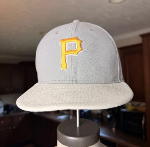 Pittsburgh Pirates New Era 9Fifty Snapback Cap Grey  MLB Genuine Merchandise (Used)
