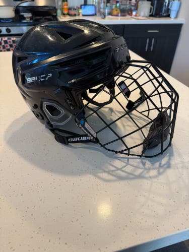 Medium Bauer Re-Akt 150 Helmet (Used) - HECC certified through 2029