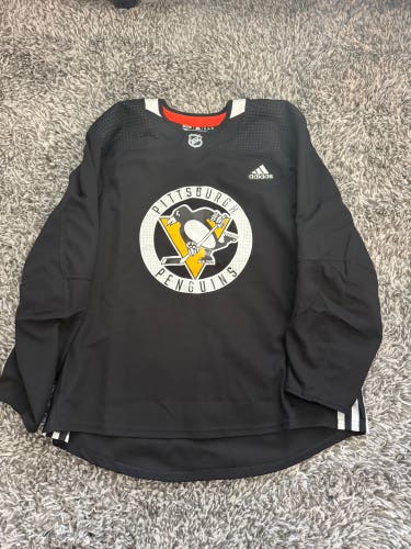 Pro stock Pittsburg Penguins Adidas Made in Canada practice jersey (New) size 56