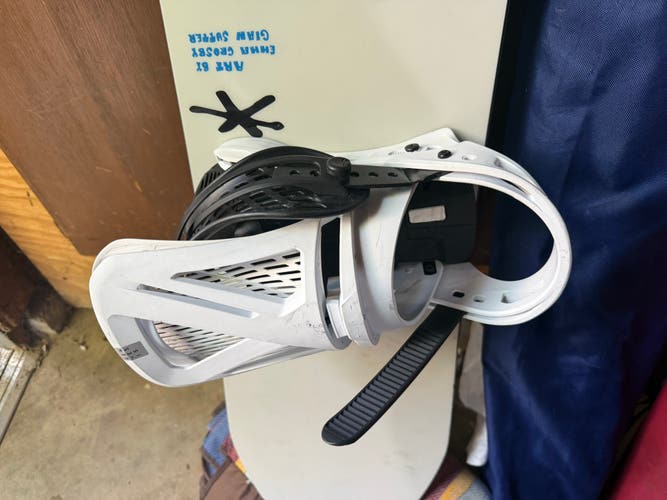 Salomon Snowboard With Burton Genesis Bindings 154 cm (New)