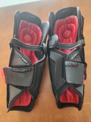 Youth CCM JetSpeed FT370 12" Shin Pads
