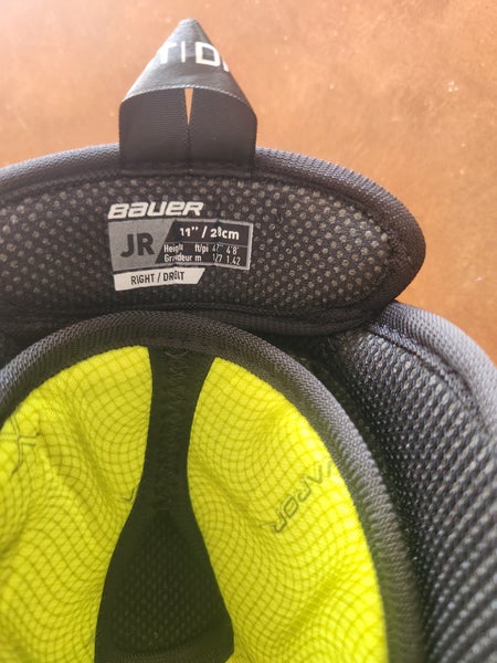 Junior Bauer Vapor Fly40 11" Shin Pads (Used)