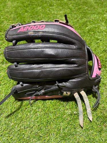Outfield RH Wilson A2000 1799 Baseball Glove 12.75"
