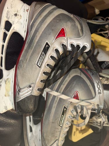 Silver Bauer Vapor XXII Hockey Skates Wide Width 9.5 (Used)