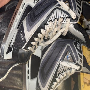 Black/Gray CCM Vector 03 Hockey Skates Regular Width 10 (Used)