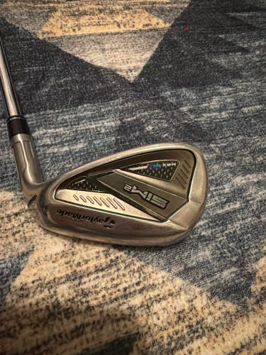 Men's TaylorMade Sim2 Max Right Handed approach Wedge Regular Flex 49 Degree (Used)