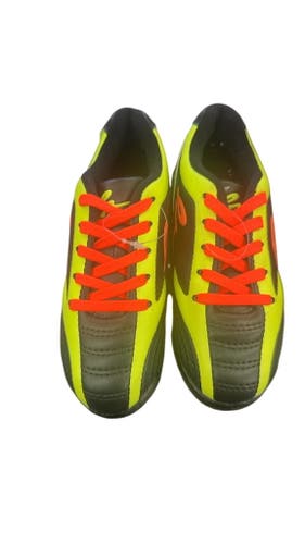 Eletto Youth Indoor Soccer Shoes - Size 13 Indoor shoes