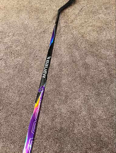 NEW Senior Bauer Purple Vapor Flylite Right Handed Hockey Stick P92 70 Flex (New)