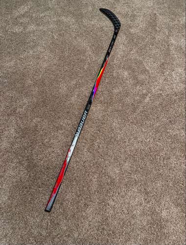 NEW Senior Bauer Red Vapor Flylite Right Handed Hockey Stick P28 70 Flex (New)