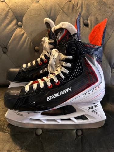 2025 Bauer Vapor Fly30 Hockey Skates 10.5 (Used)