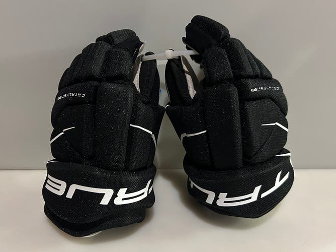 New True Catalyst 9x3 Black Hockey Gloves - Size 8” NWT