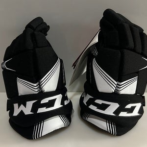 New CCM Super Tacks Black White Hockey Gloves - Size 9” NWT