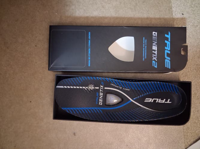 Black/Navy 2026 True SVH Pro Hockey Skates 8.5 (New)