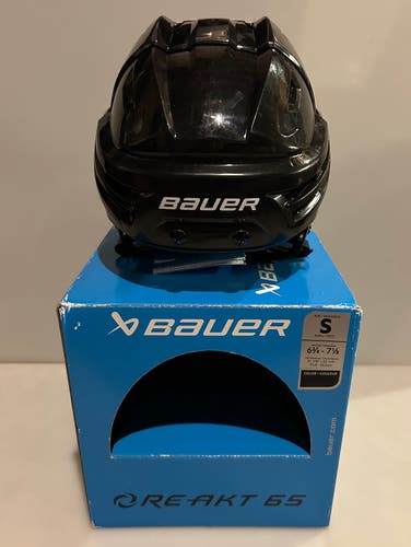 New Bauer Re-Akt 65 Black Helmet - Size Small NWT
