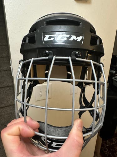 Large CCM Vector V08 Helmet (Used)