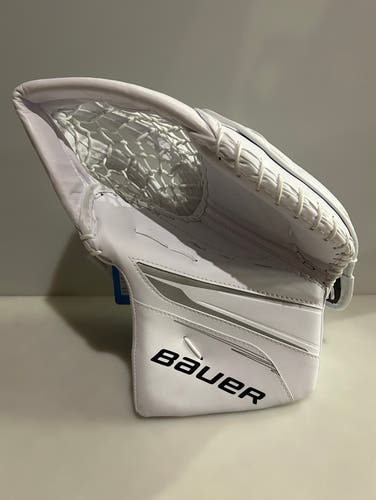 New Bauer X5 Pro Goalie Catcher Glove Intermediate NWT