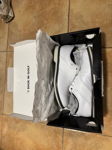 Men's Size M 9.5 (W 10.5) Footjoy Golf Shoes (New)