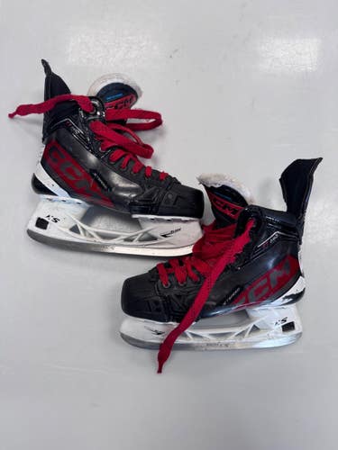 Used CCM FT680 JETSPEED Intermediate Hockey Skate Intermediate 5.5 11860-S000313123