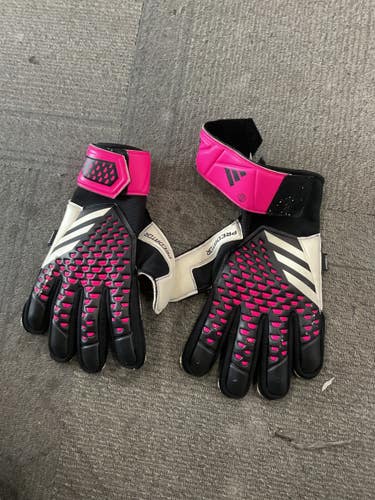 Used Adidas PREDATOR GOALIE GLOVES Soccer Goalie Gloves Black And Pink 11 11614-S000241185