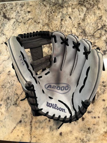 Wilson A2000 FPH RH Softball Glove 12" (Used)