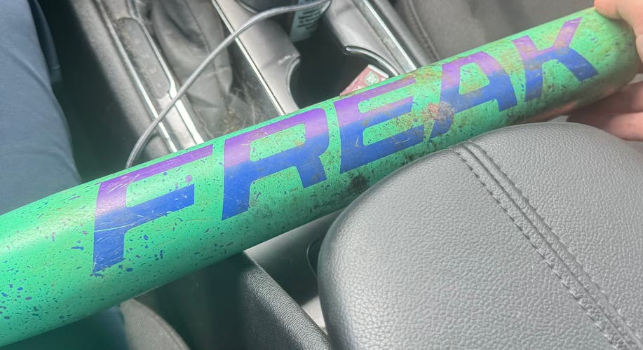 2025 Miken Freak Maxload Composite Bat 26 oz 34" (Used)