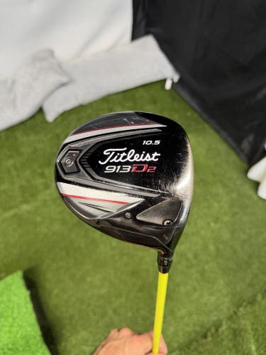 Titleist 913 D2 Driver 10.5* UST Mamiya Proforce V2 6F4 Stiff Flex Shaft RH