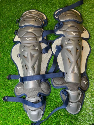 Mizuno Samurai Catcher's Leg Guard Size 16.5” (NEW)