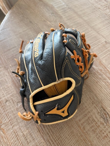 Mizuno RH Infield Prospect Select Baseball Glove 11" (Used) - Good Condition