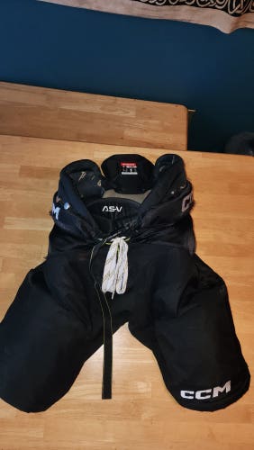 Senior XL CCM Tacks AS-V Hockey Pants (Used)