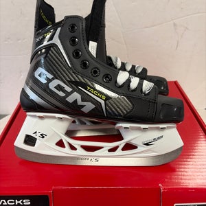 Black 2024 CCM Tacks XF 70 Hockey Skates Regular Width Size 3.5 (New)