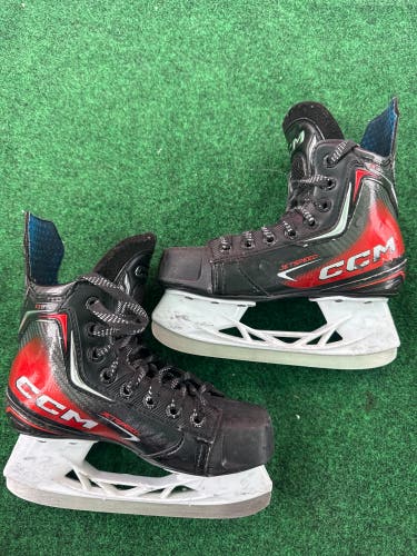 Youth CCM JetSpeed FT890 Hockey Skates (Regular) Size 13.5y (Used)