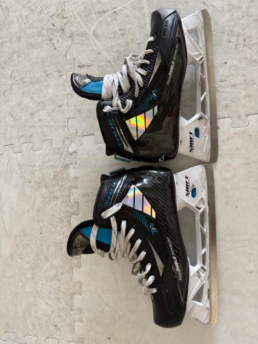 2021 True TF9 Hockey Goalie Skates Wide Width 7.5 (Used)