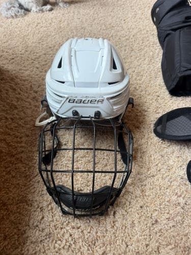 Small Bauer Re-Akt 150 Helmet (Used)
