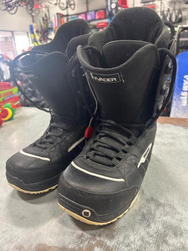 Used Burton INVADER Mens Snowboard Boots Black Senior 11 11337-S000490572
