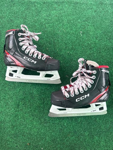 Junior CCM Extreme Flex E6.5 Hockey Goalie Skates (Regular) Size 2 (Used)