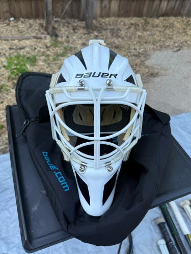 Senior Medium Bauer Profile 960XPM Goalie Mask (Used)
