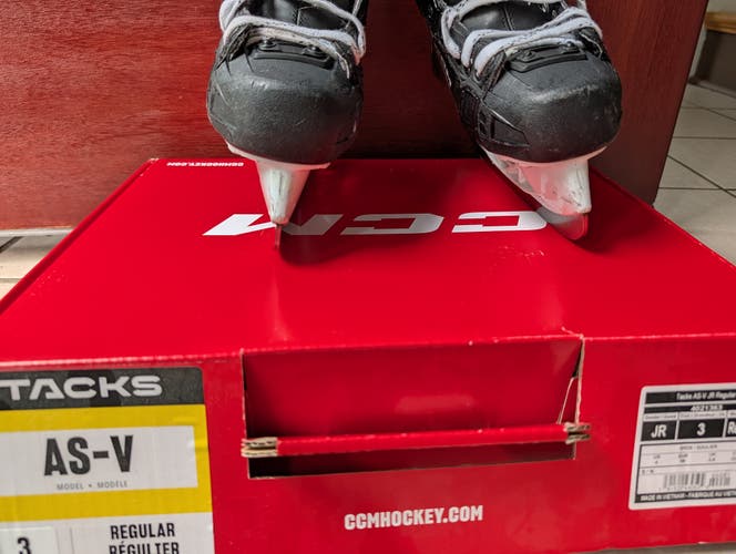 Black CCM AS-V Hockey Skates Size 3 (Used)