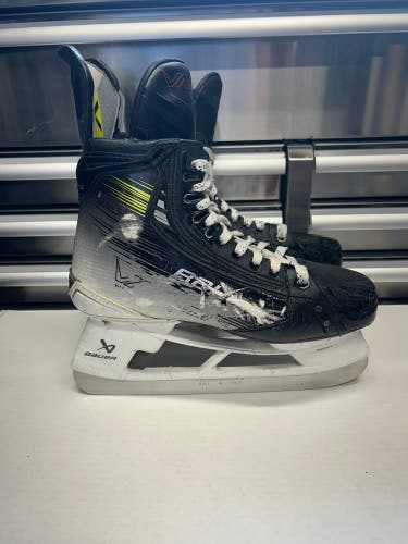 Bauer Vapor Hyperlite2 Hockey Skates Size 8.5 FIT 2 272mm (Used) NHL Pro Stock