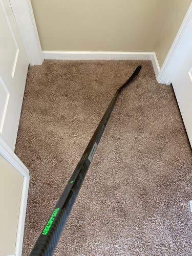 Intermediate CCM Ribcor Trigger 6 Right Handed Hockey Stick P28 65 Flex (New)