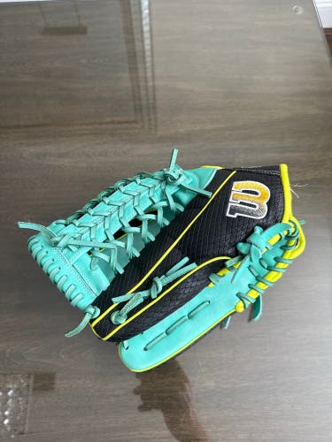 2025 Wilson A1000 LH Outfield Baseball Glove 12.25" (New)