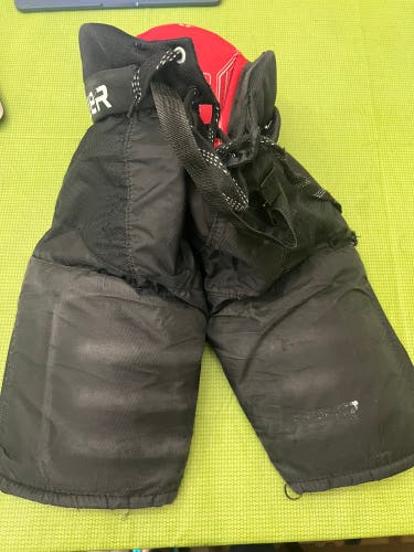 Junior Small Bauer Nsx Hockey Pants (Used)