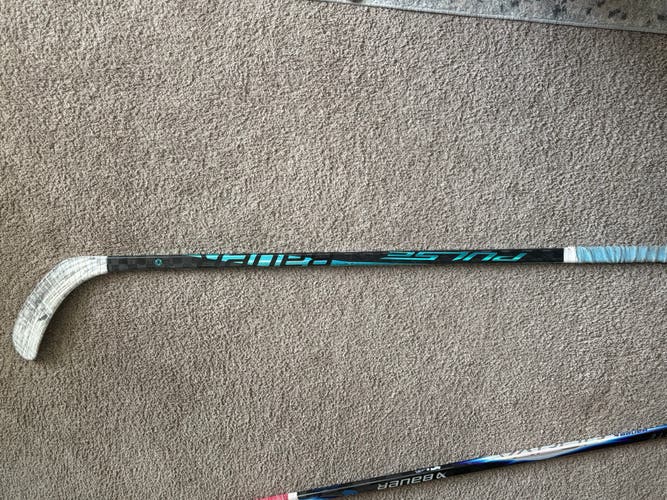 Junior Bauer Pulse Right Handed Hockey Stick P92 50 Flex (Used)