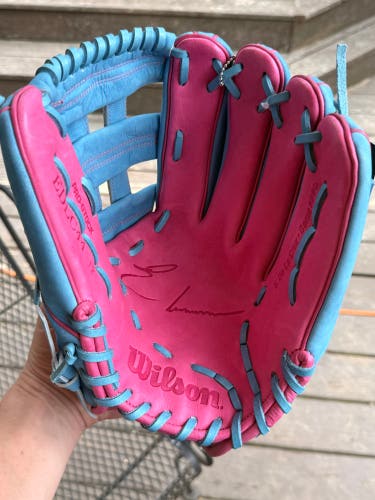2025 Wilson A2000 RH Infield Baseball Glove 12" (New)